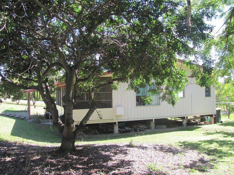 2 DAVIS STREET, Mount Larcom QLD 4695