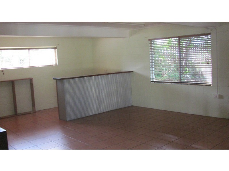 13 Clark, Clinton QLD 4680