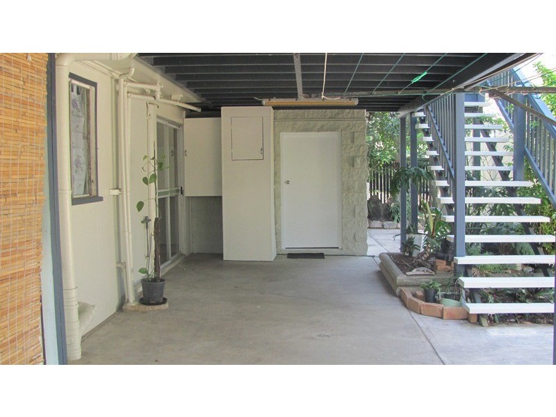 13 Clark, Clinton QLD 4680