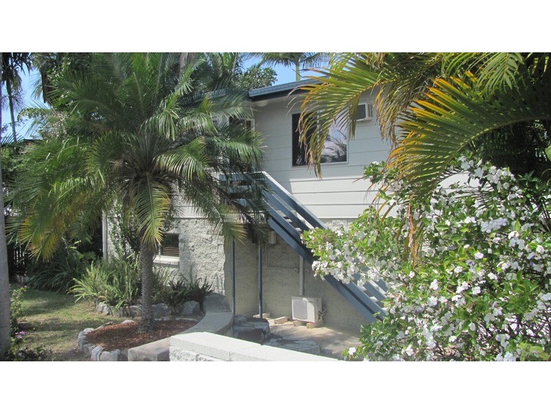 13 Clark, Clinton QLD 4680