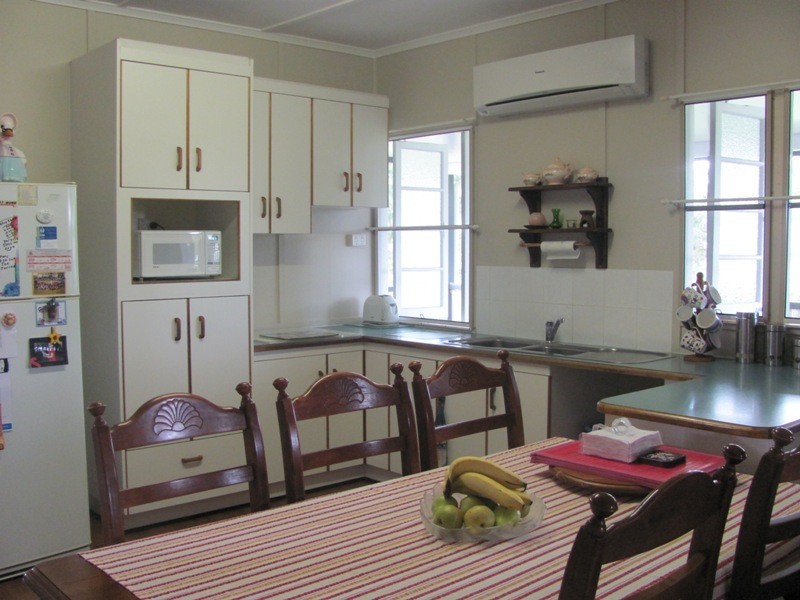 8 DEGALGIL STREET, NAGOORIN, Boyne Valley QLD 4680