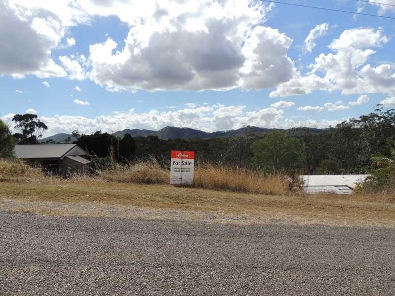 4 Gladstone Street, Mount Larcom QLD 4695