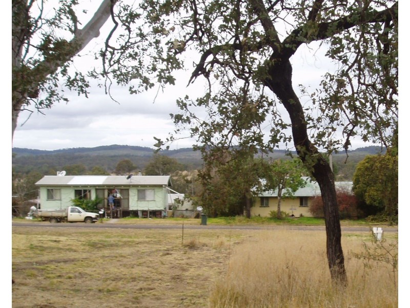16 Pine Street, Kalpowar QLD 4630