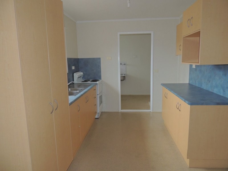 5 Raglan Street, Mount Larcom QLD 4695