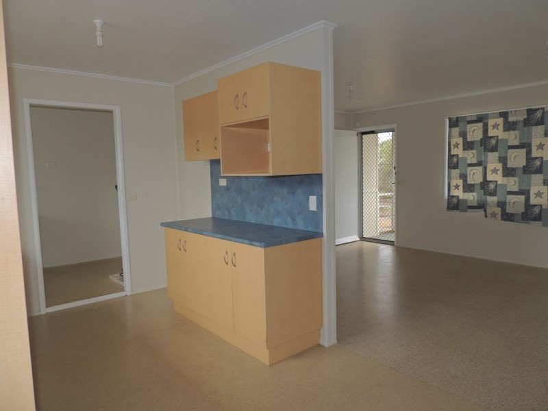 5 Raglan Street, Mount Larcom QLD 4695