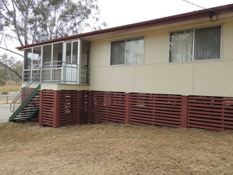 5 Raglan Street, Mount Larcom QLD 4695