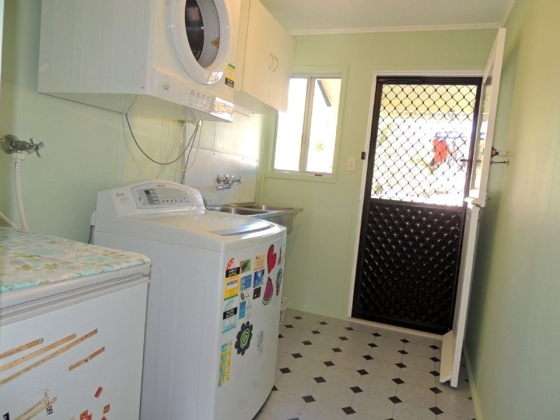 8 MARLIN STREET, Toolooa QLD 4680