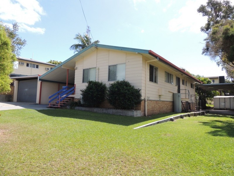 12 HAYES AVENUE, Boyne Island QLD 4680