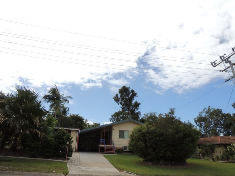 12 HAYES AVENUE, Boyne Island QLD 4680