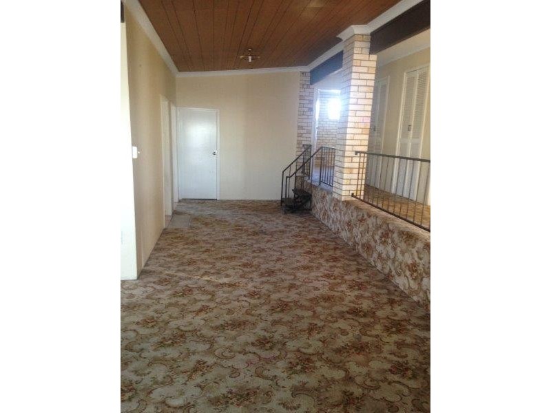12 Aerodrome Rd, Clinton QLD 4680