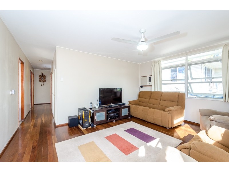 26 Wilson Street, New Auckland QLD 4680