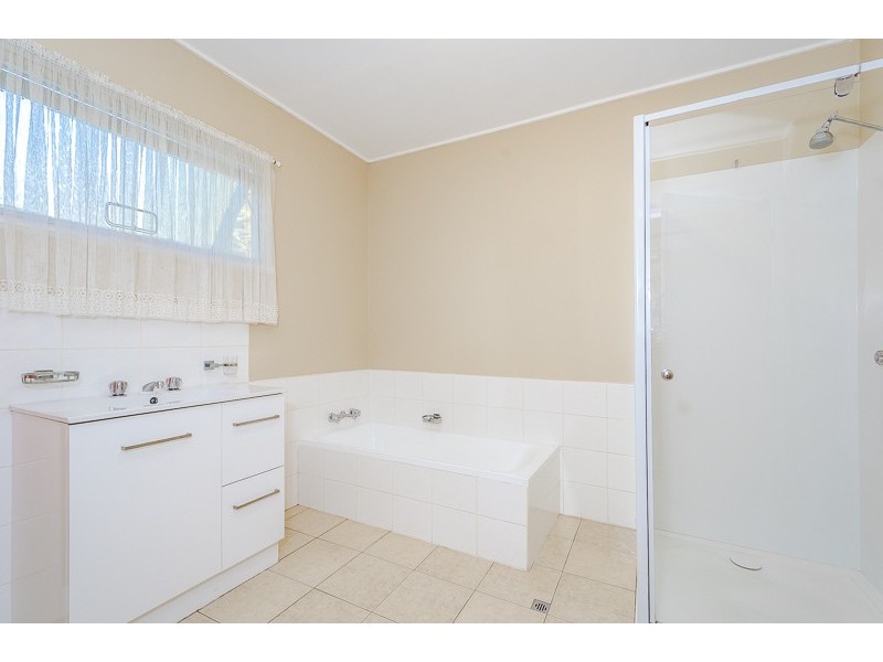 26 Wilson Street, New Auckland QLD 4680