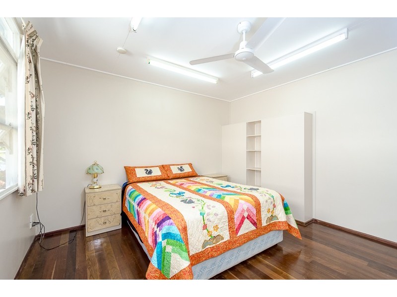 26 Wilson Street, New Auckland QLD 4680