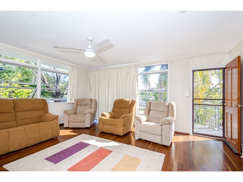 26 Wilson Street, New Auckland QLD 4680