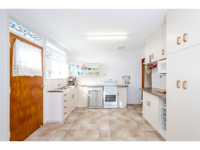26 Wilson Street, New Auckland QLD 4680
