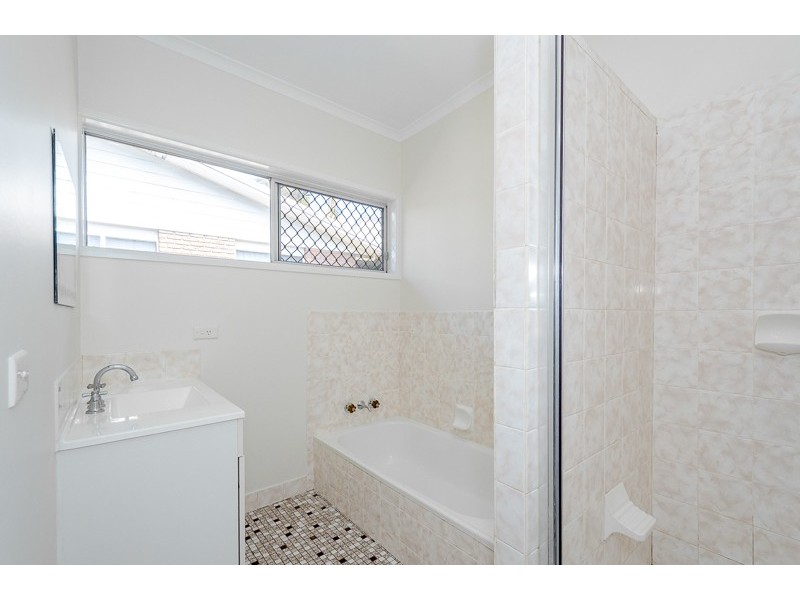 4 WARD CLOSE, South Gladstone QLD 4680