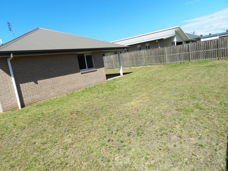 9 Lenthall Street, Boyne Island QLD 4680