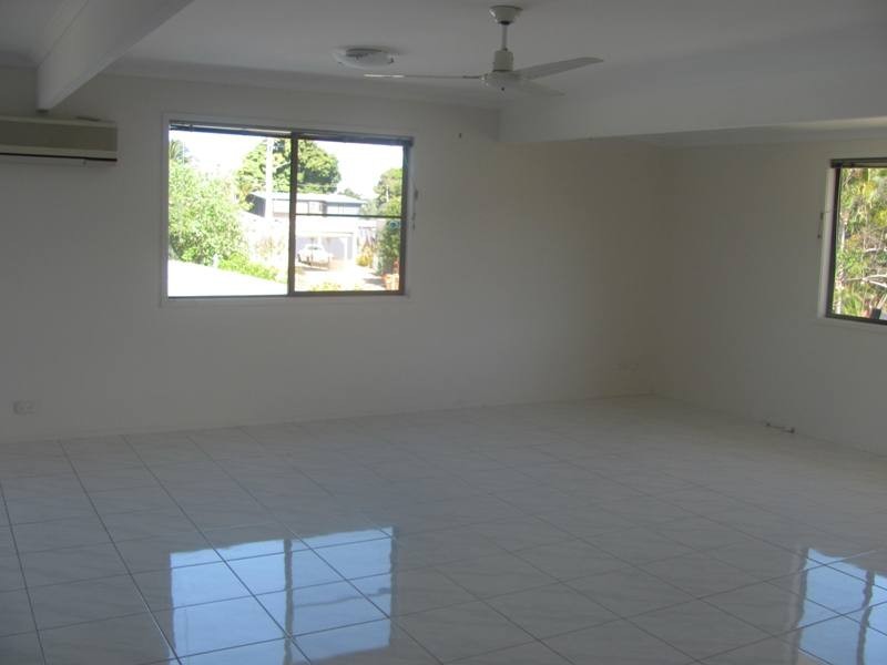 13 Bellemere Court, Boyne Island QLD 4680