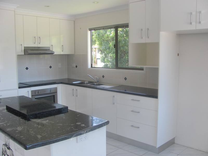 13 Bellemere Court, Boyne Island QLD 4680