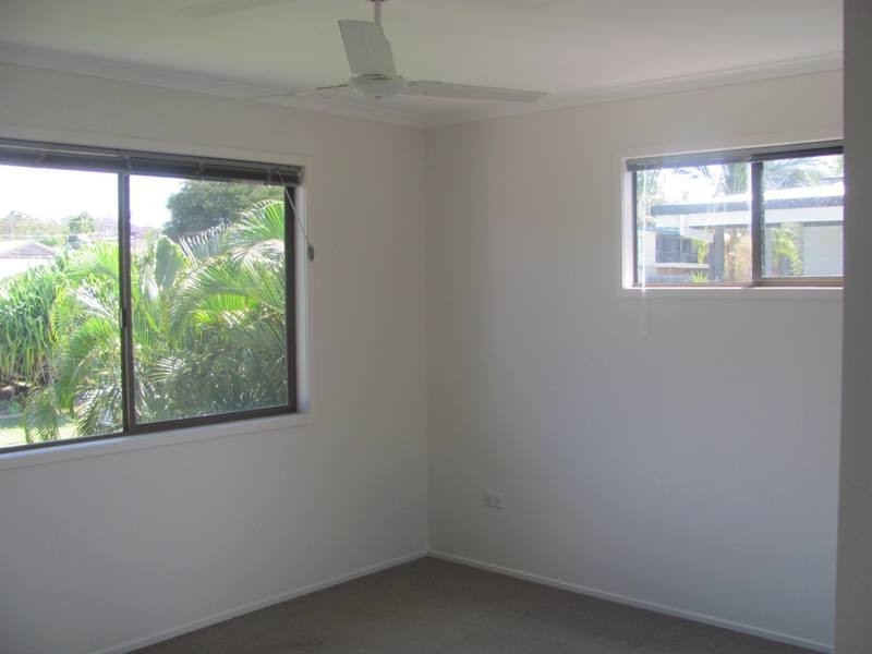 13 Bellemere Court, Boyne Island QLD 4680