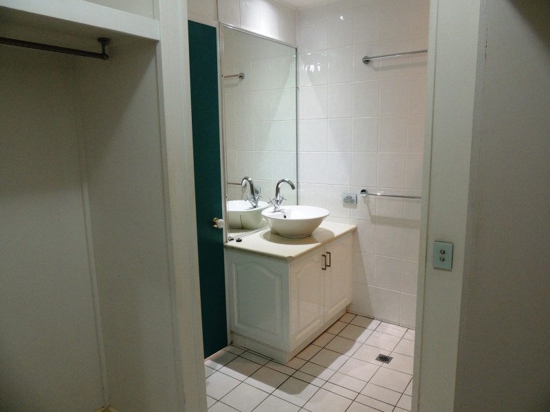 5 Boyne Crescent, West Gladstone QLD 4680