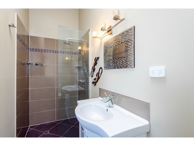 18 Rigby Crescent, West Gladstone QLD 4680