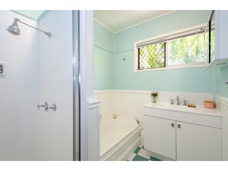 37 Wilson Street, New Auckland QLD 4680