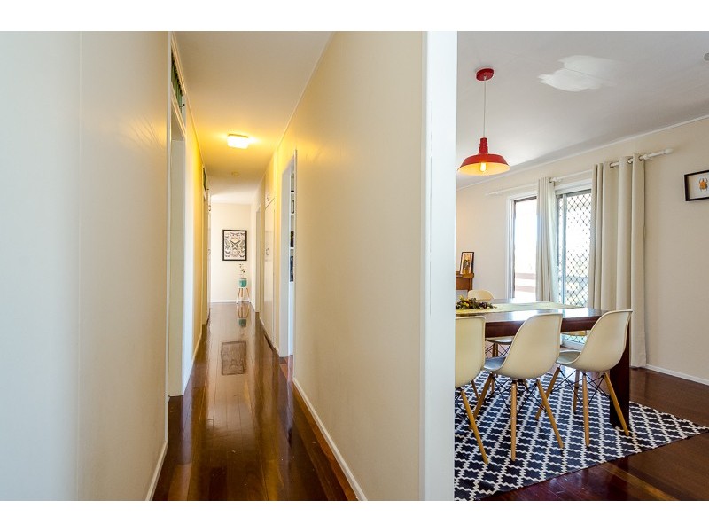 37 Wilson Street, New Auckland QLD 4680