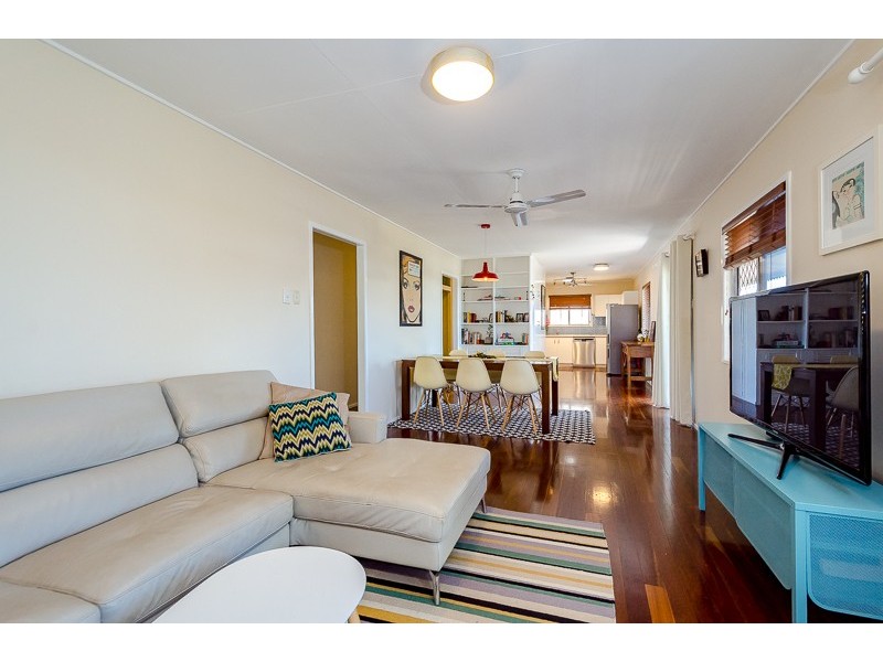 37 Wilson Street, New Auckland QLD 4680