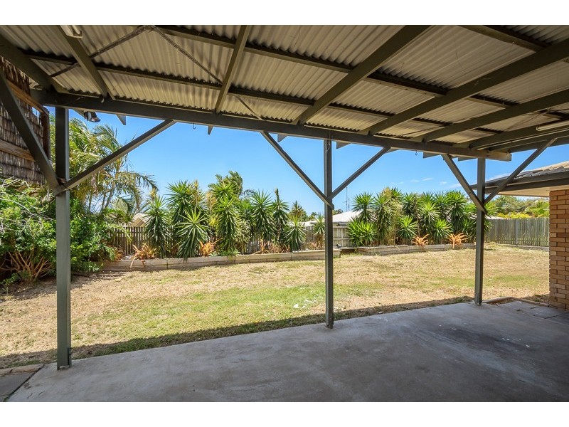 8 WITNEY STREET, Telina QLD 4680