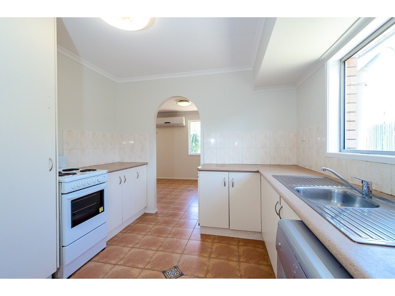 8 WITNEY STREET, Telina QLD 4680