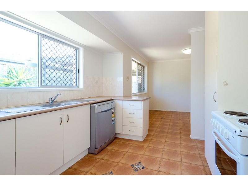 8 WITNEY STREET, Telina QLD 4680