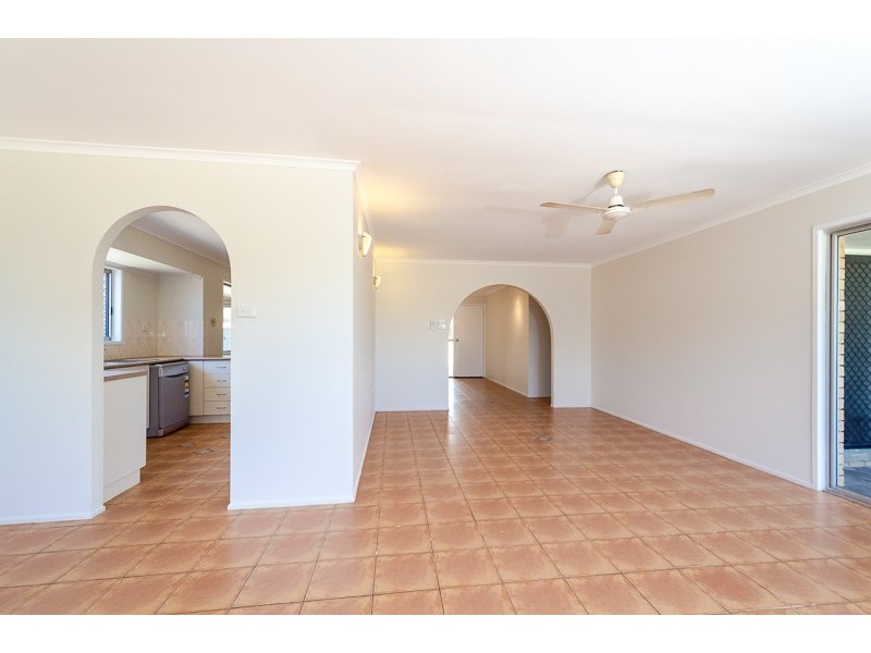8 WITNEY STREET, Telina QLD 4680