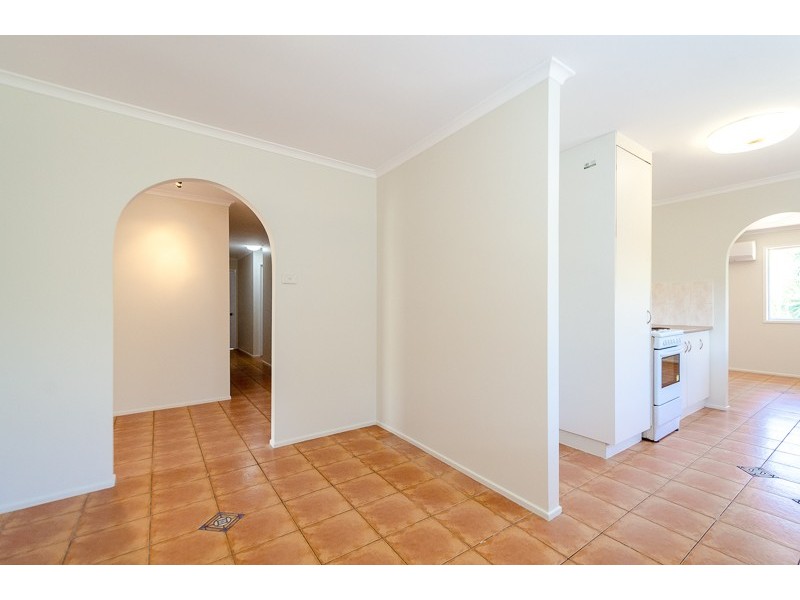 8 WITNEY STREET, Telina QLD 4680