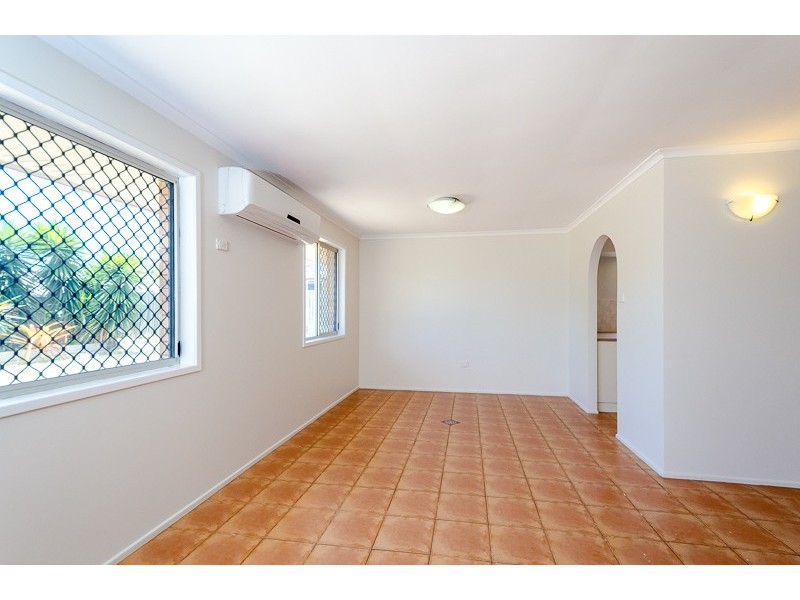 8 WITNEY STREET, Telina QLD 4680