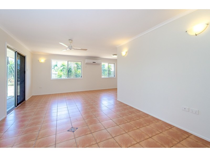 8 WITNEY STREET, Telina QLD 4680