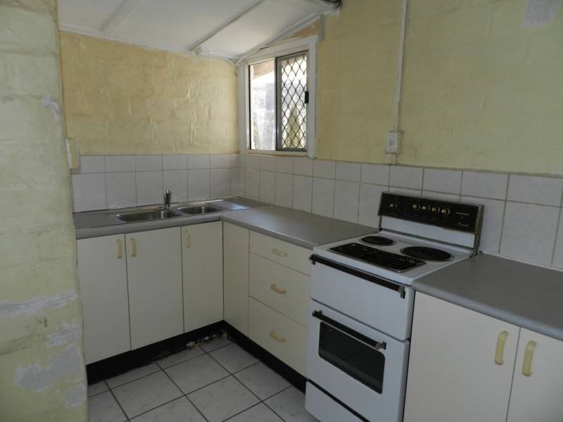 47 Mount Larcom-Bracewell Rd, Mount Larcom QLD 4695