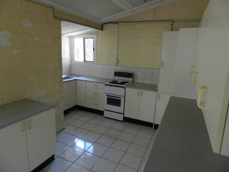 47 Mount Larcom-Bracewell Rd, Mount Larcom QLD 4695