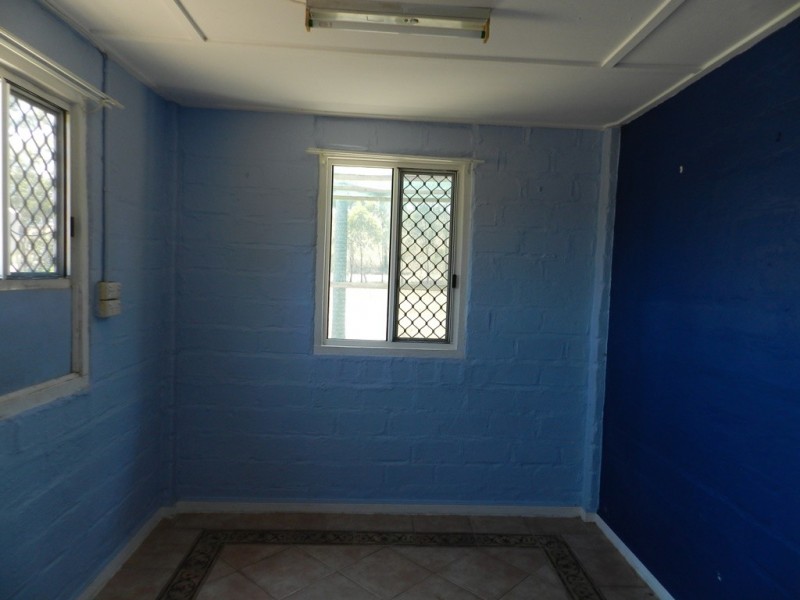 47 Mount Larcom-Bracewell Rd, Mount Larcom QLD 4695