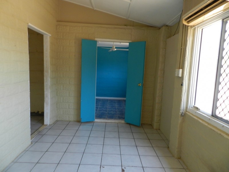 47 Mount Larcom-Bracewell Rd, Mount Larcom QLD 4695