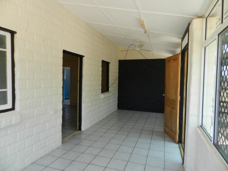 47 Mount Larcom-Bracewell Rd, Mount Larcom QLD 4695