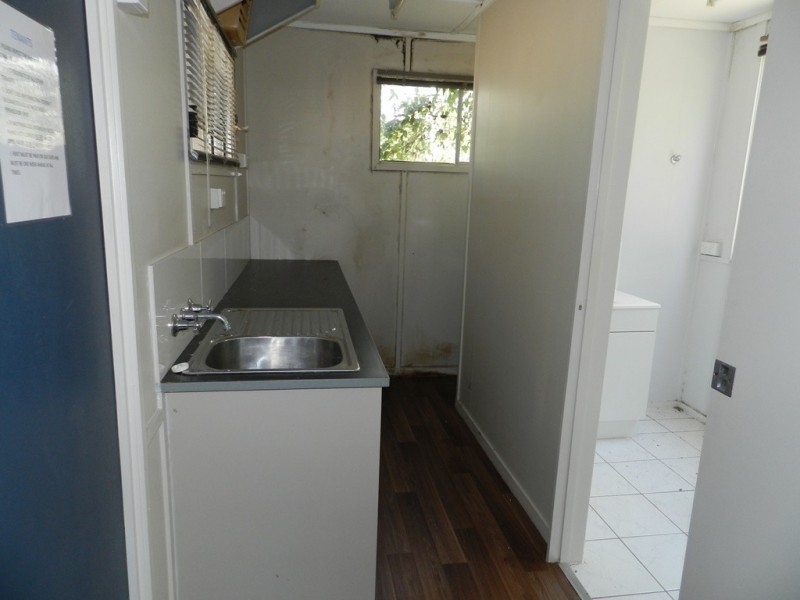 47 Mount Larcom-Bracewell Rd, Mount Larcom QLD 4695