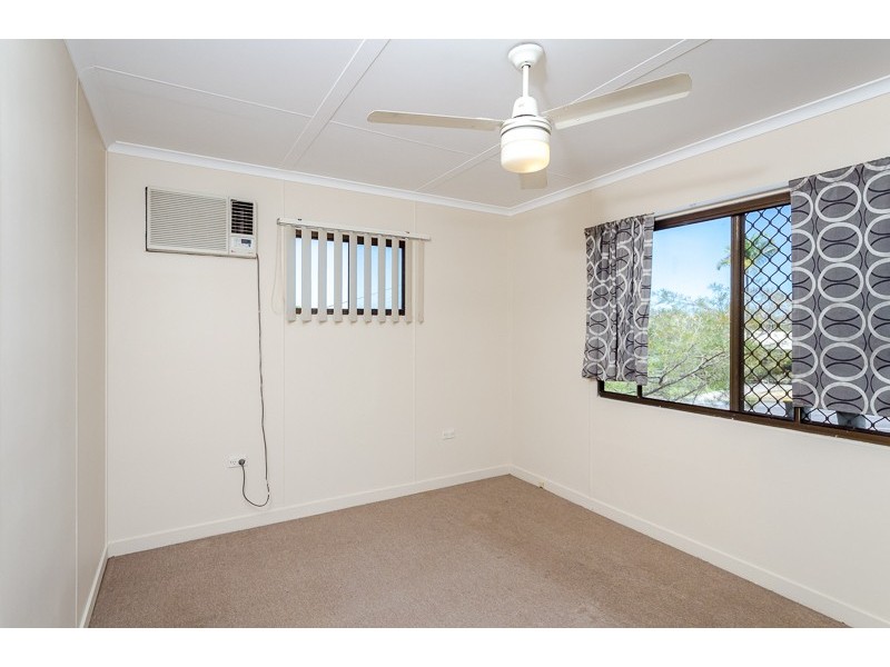 54 Beak Street, New Auckland QLD 4680