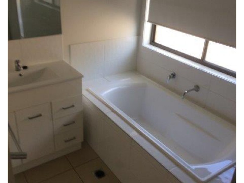 22 Wentworth Place, Glen Eden QLD 4680