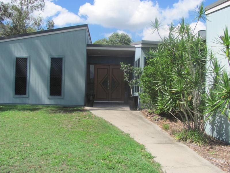16 Katrina Boulevard, New Auckland QLD 4680
