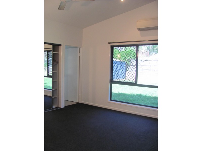 16 Katrina Boulevard, New Auckland QLD 4680