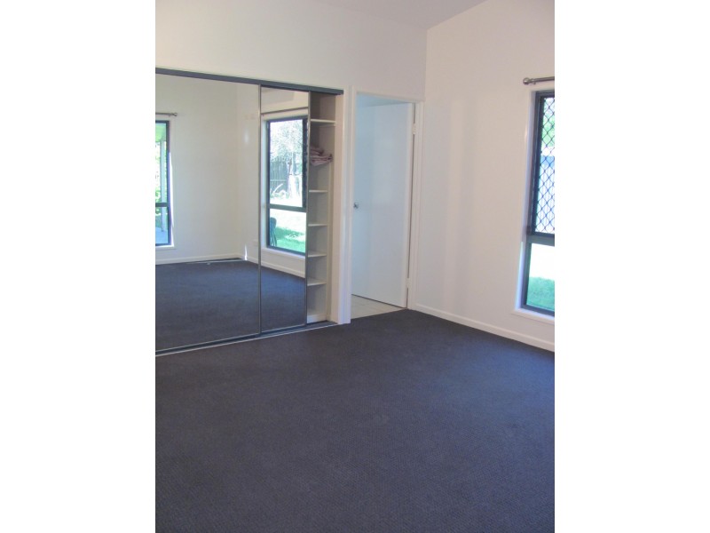16 Katrina Boulevard, New Auckland QLD 4680
