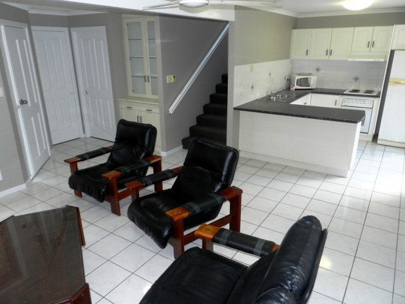 4/6 View Street, West Gladstone QLD 4680