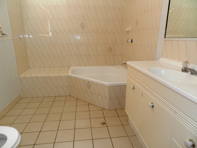 4/6 View Street, West Gladstone QLD 4680