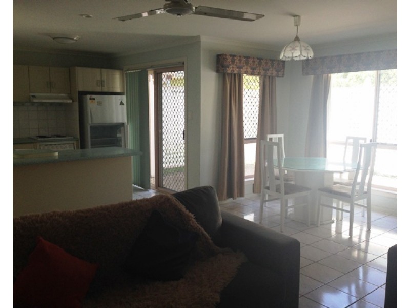 2/6 View Street, West Gladstone QLD 4680